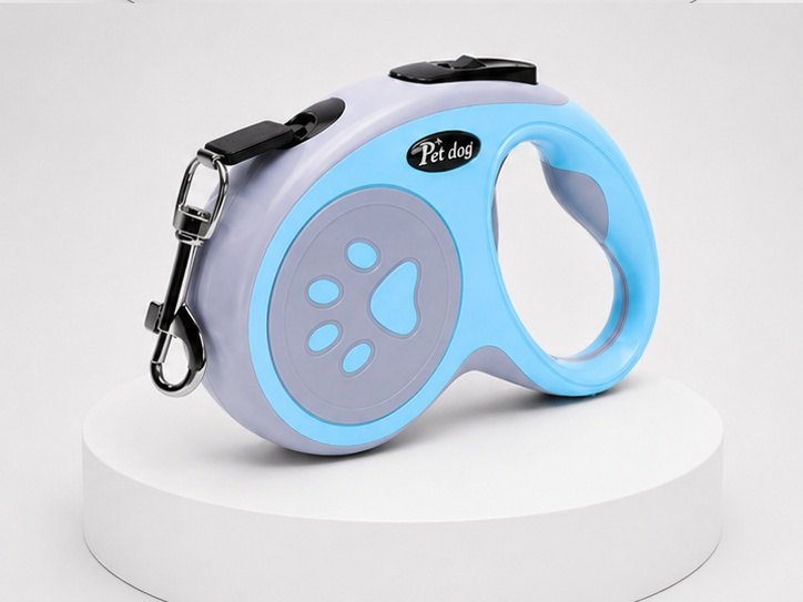 Everyday Retractable Leash in blue